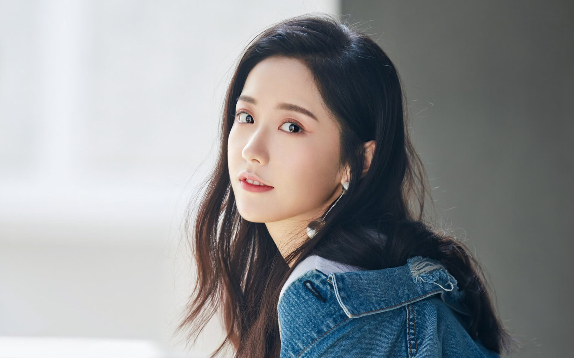 西亚卡姆轰生涯新高统治力尽显,奇才苦战加时擒鹰获关键一胜